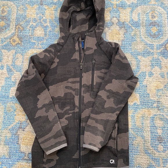 GAP Other - EUC gapfit boys camo zip hoodie - size M